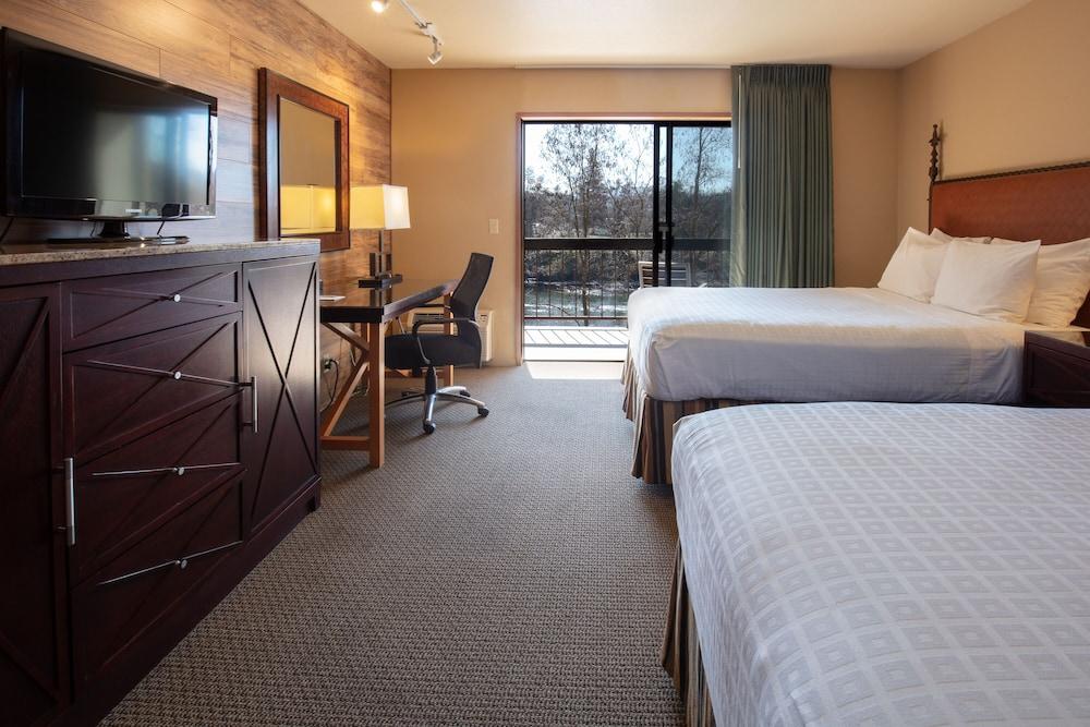 Riverside Inn photo 40
