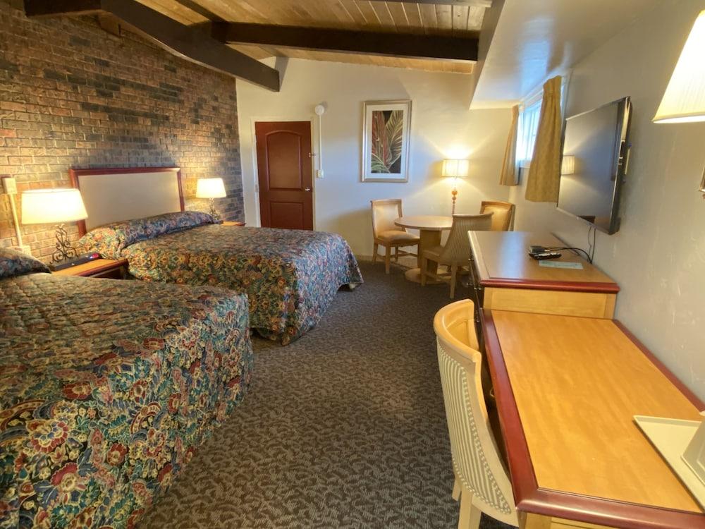 Dunes Inn photo 14