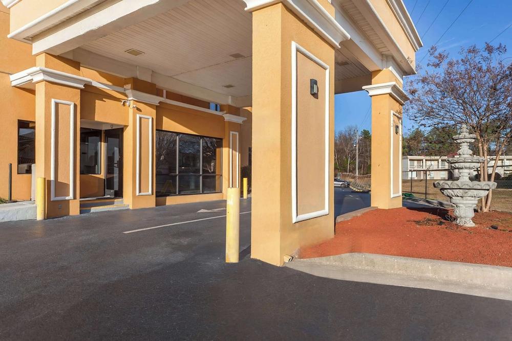 Rodeway Inn Lumberton Central photo 34