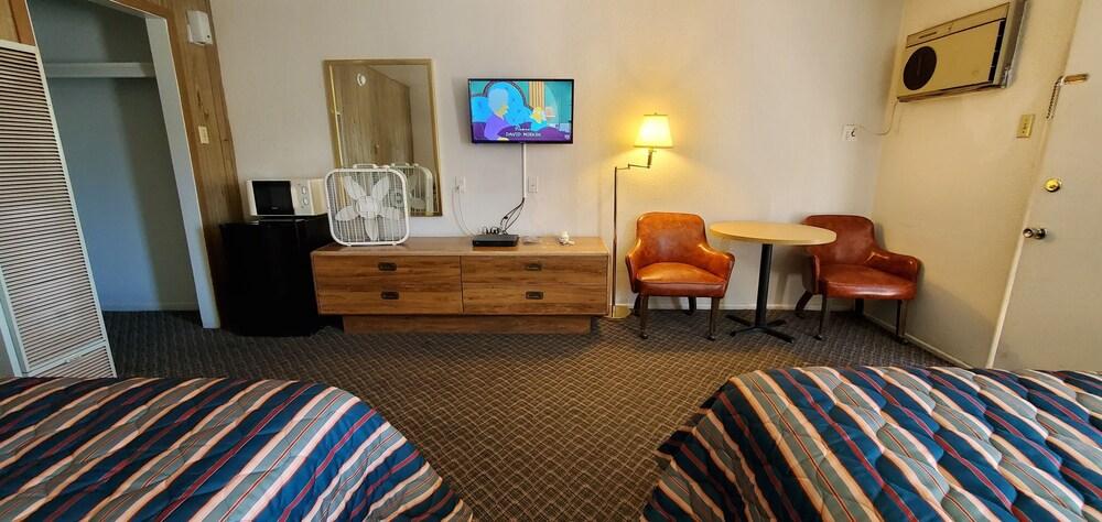 Budget Inn photo 44