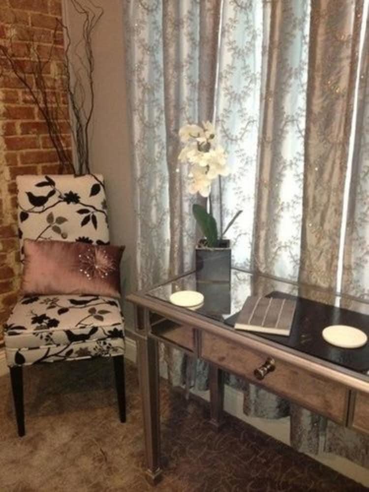 Hamilton House Inn photo 8