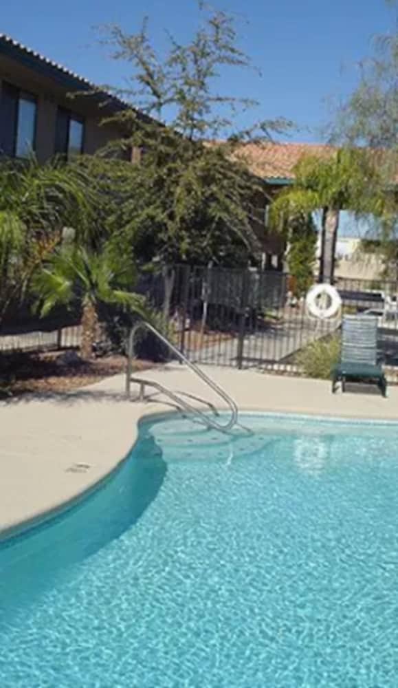Catalina Inn photo 8