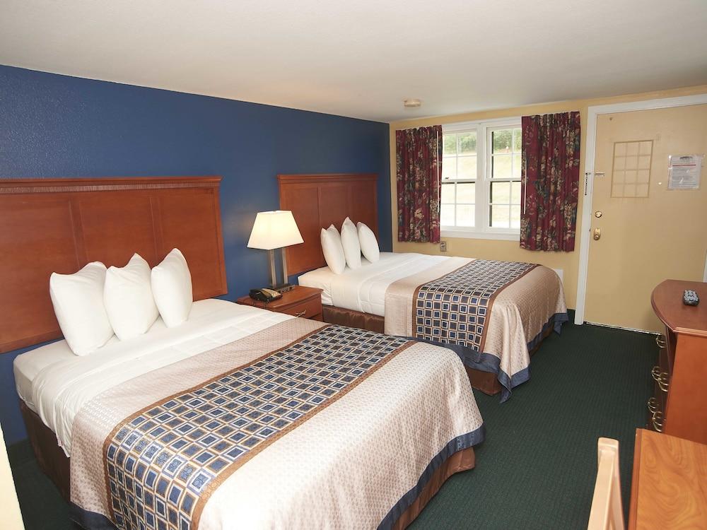Swiss Chalets Village Inn photo 19