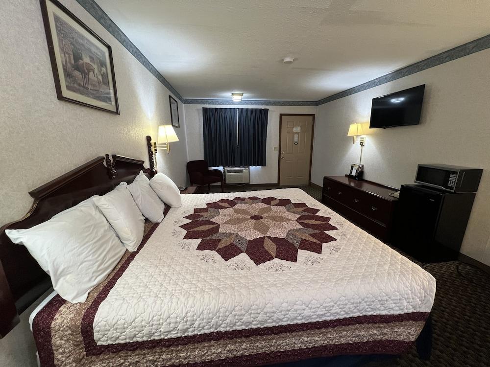 Americas Inn photo 58