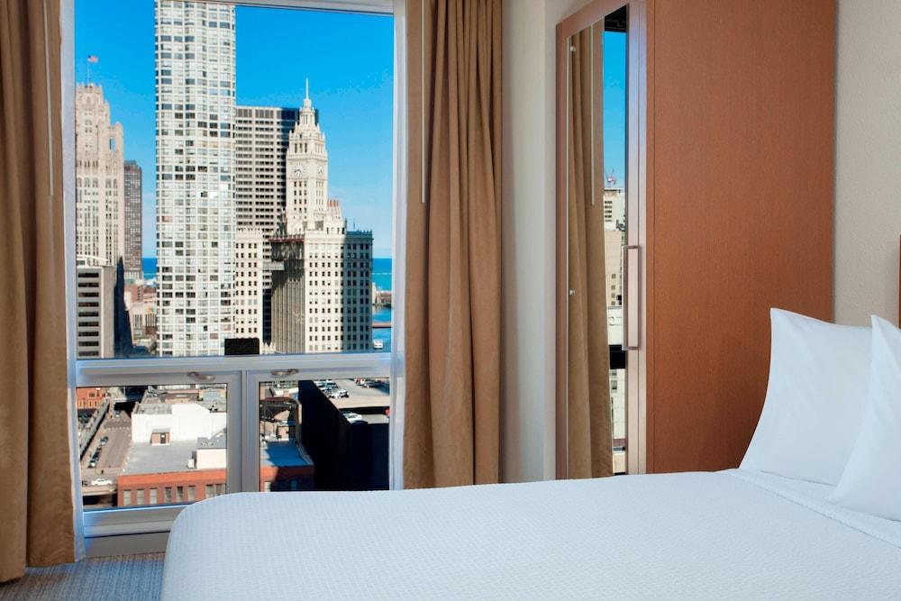 Springhill Suites by Marriott Chicago Downtown/ River North photo 11