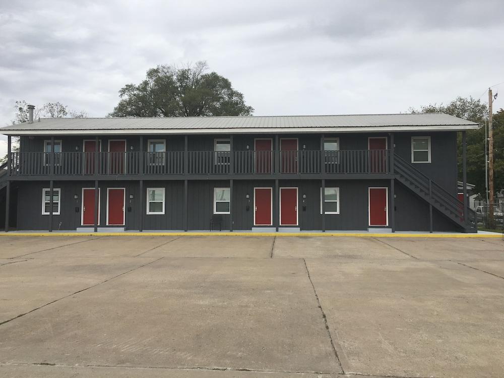 Tower Extended Stay Suites — hotel in Marshall