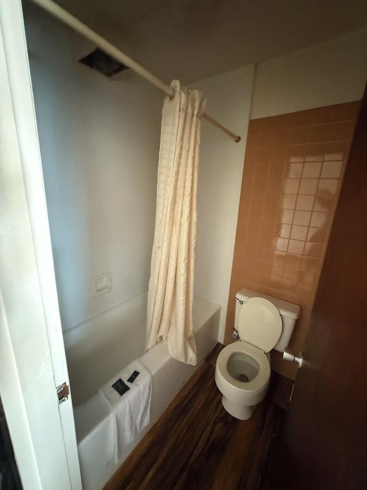 ECONOMY INN photo 6