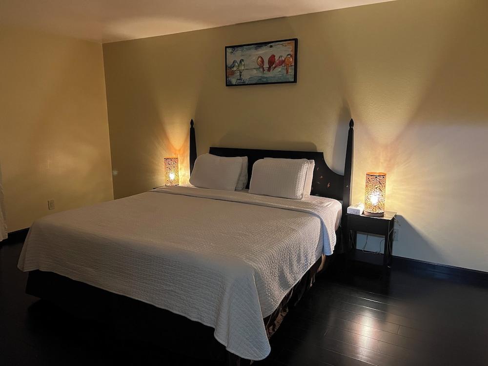 Carmel Resort Inn photo 75