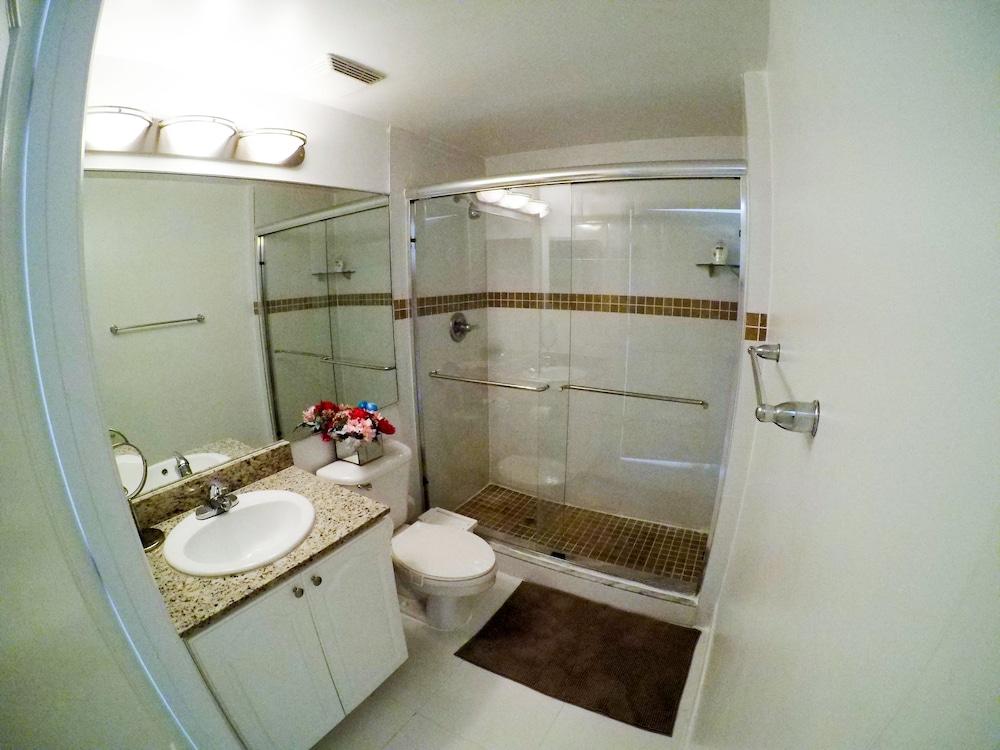 Intracostal Sunny Isles photo 17