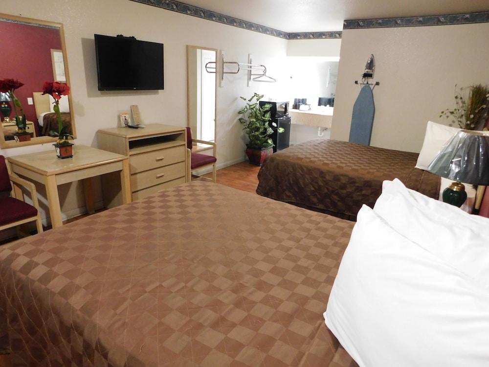 Eagle Pass Inn photo 2
