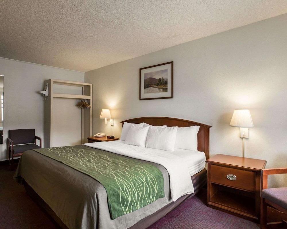 Rodeway Inn & Suites Cherokee On the River photo 17