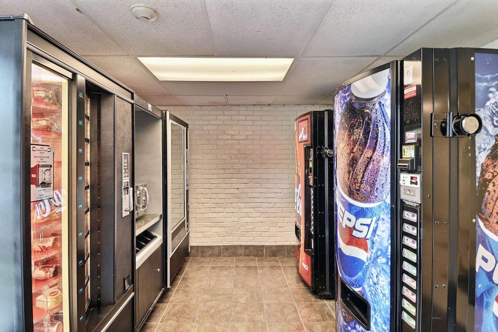 Motel 6 Danvers, MA - Boston North photo 10