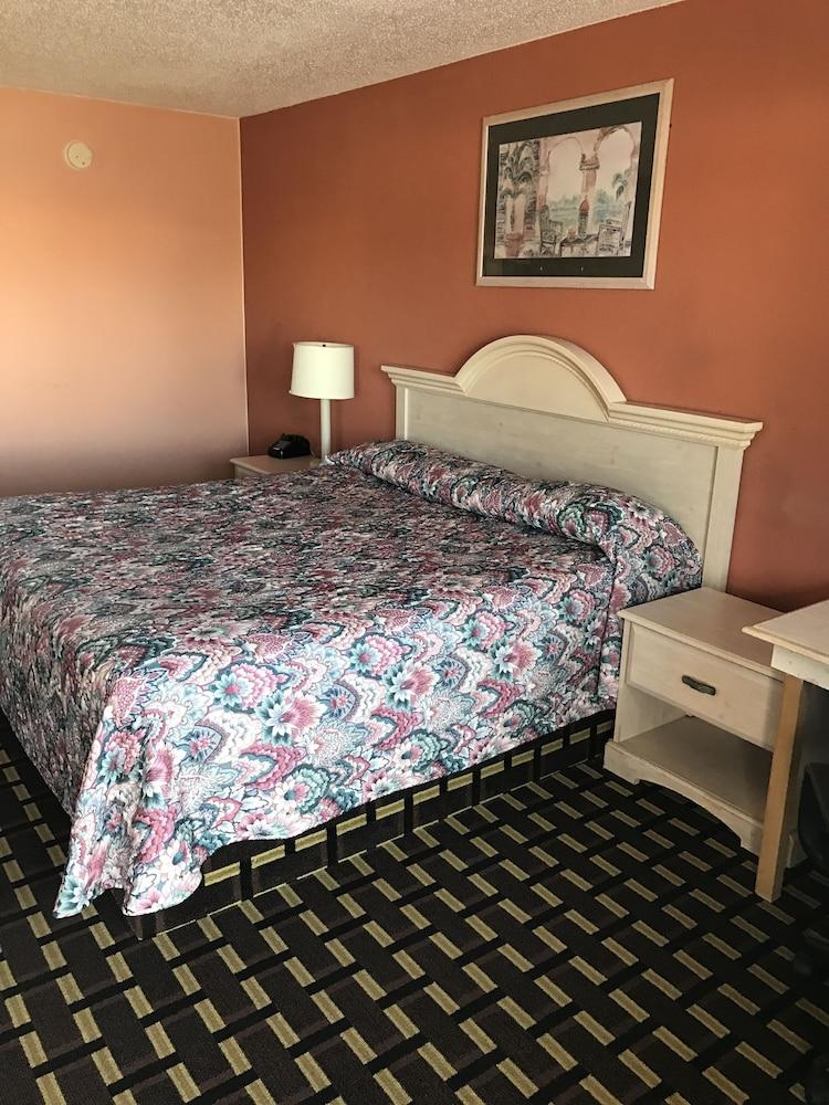 Travelodge by Wyndham Thomasville AL photo 2