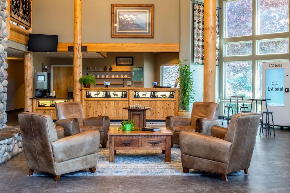River Lodge And Grill photo 2