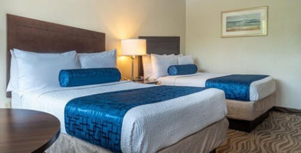 The Breakers Hotel & Suites photo 32