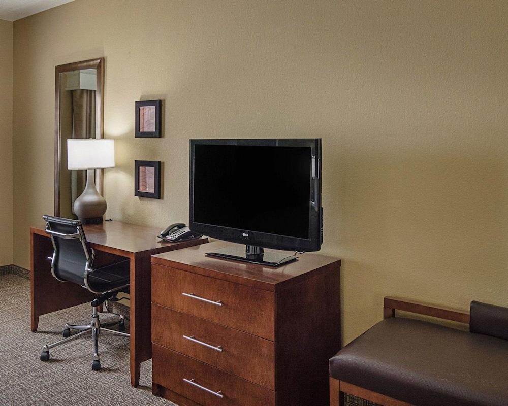 Comfort Inn Midland South I-20 photo 17