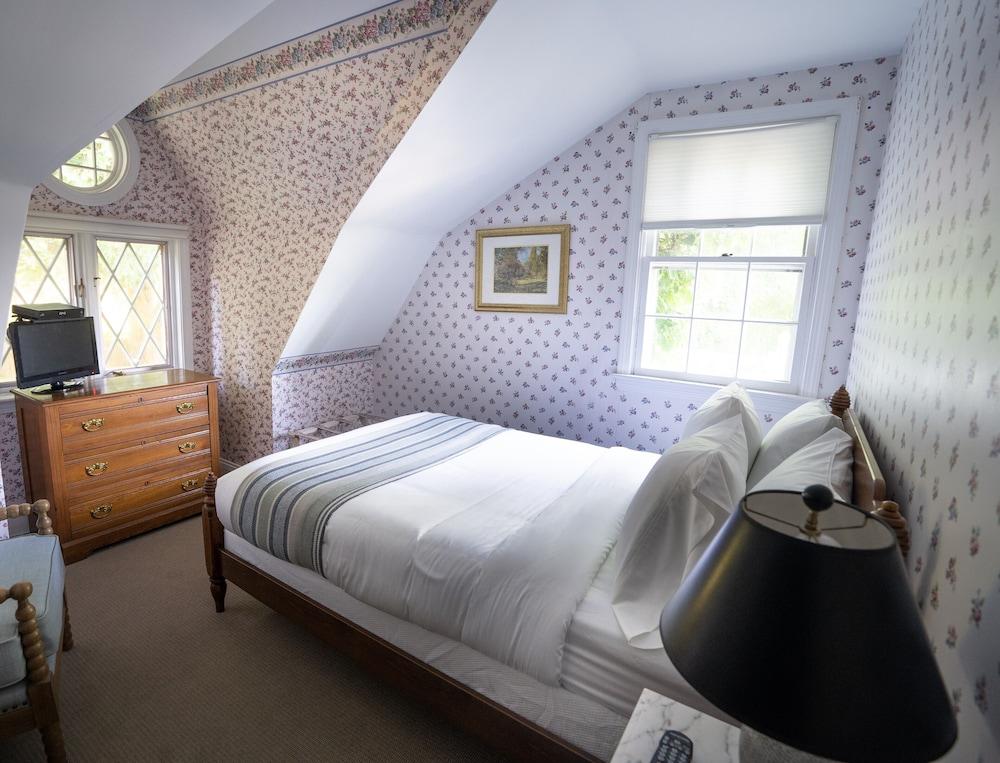 Homeport Inn and Tavern photo 29