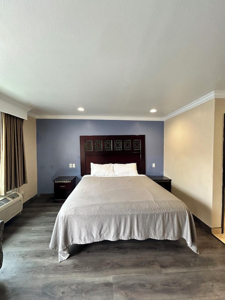 HYLAND MOTEL photo 16