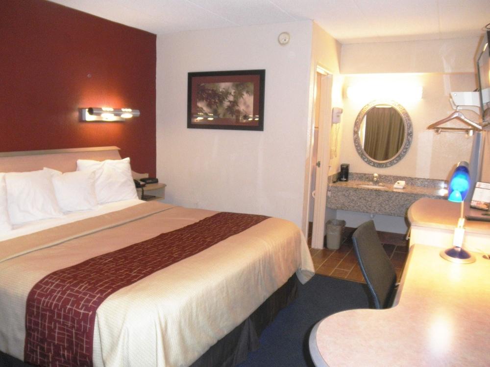 Rodeway Inn photo 5