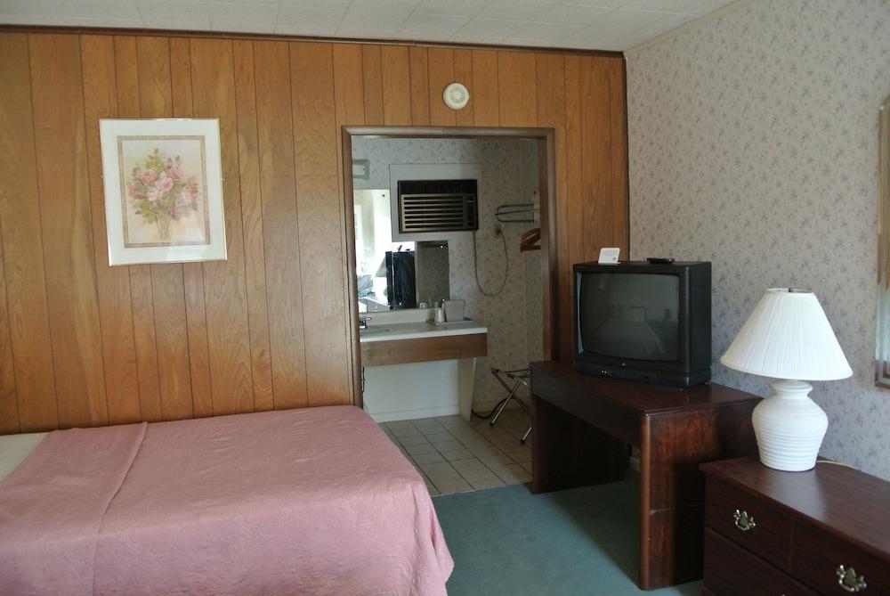 RoseWood Inn photo 56