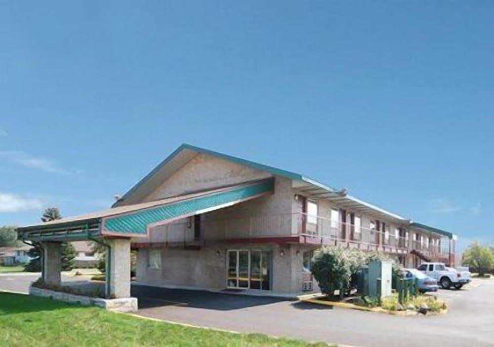 Econo Lodge Columbus West photo 23