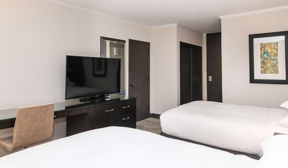 DoubleTree by Hilton Newark Penn Station photo 50