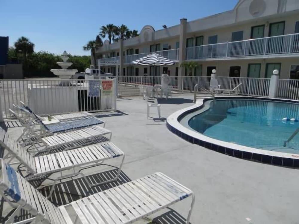 Budget Inn Cocoa photo 26