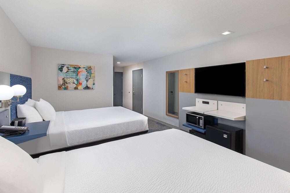 Microtel Inn & Suites by Wyndham Manchester photo 4