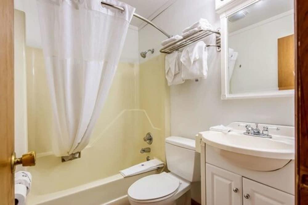 Northway Inn Queensbury - Lake George photo 2