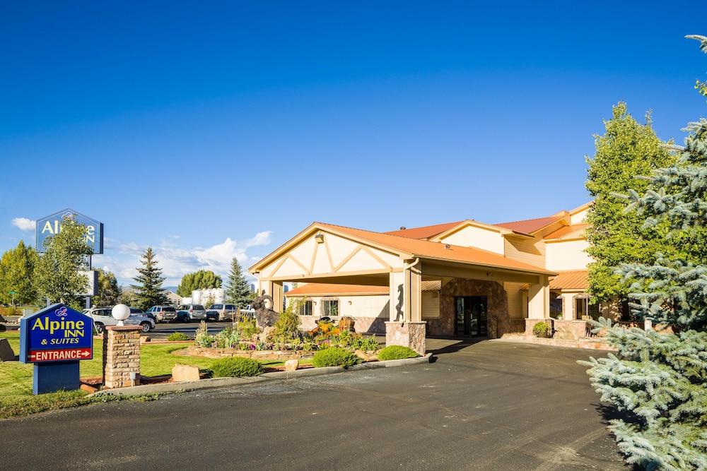 Alpine Inn & Suites photo 29