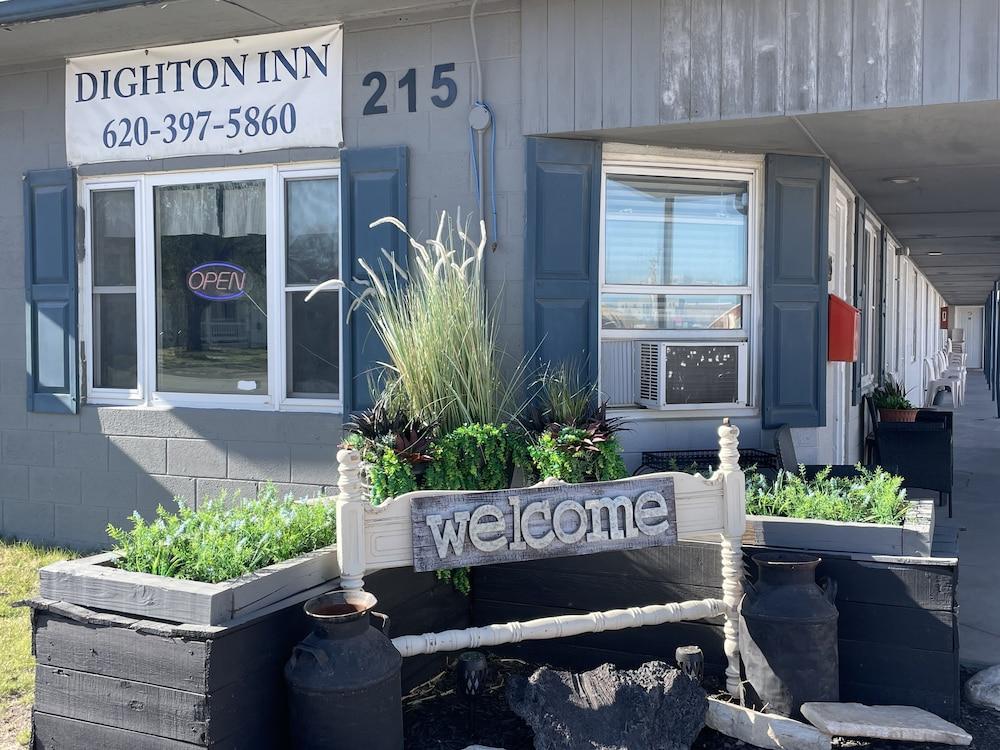 Dighton Inn photo 64