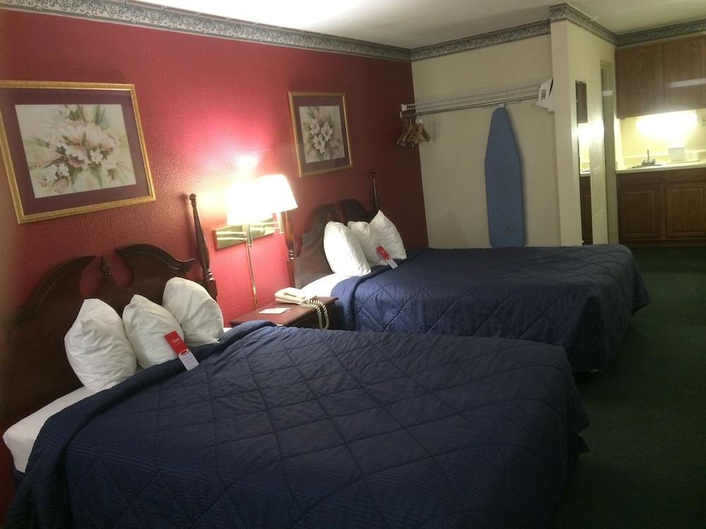 Econo Lodge Reading Airport photo 8