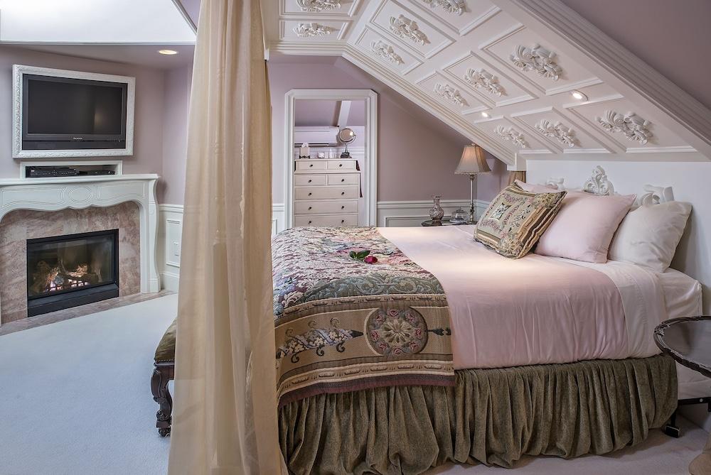 Cameo Heights Mansion photo 14