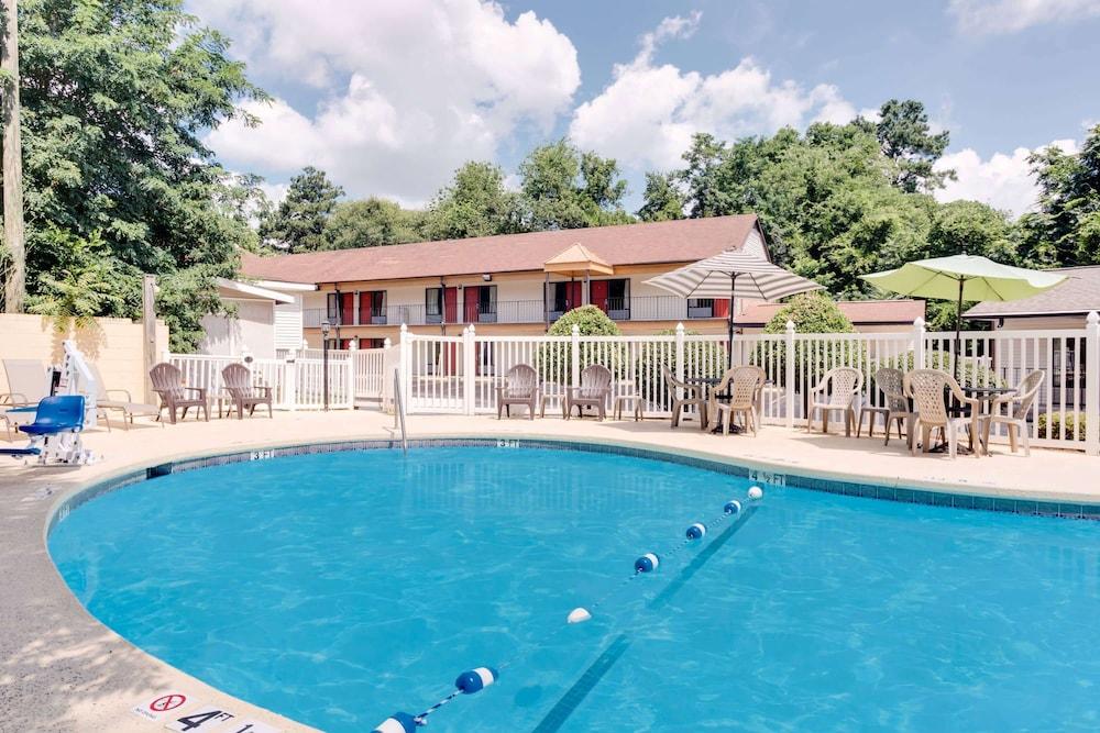 Americas Best Value Inn Aiken photo 9