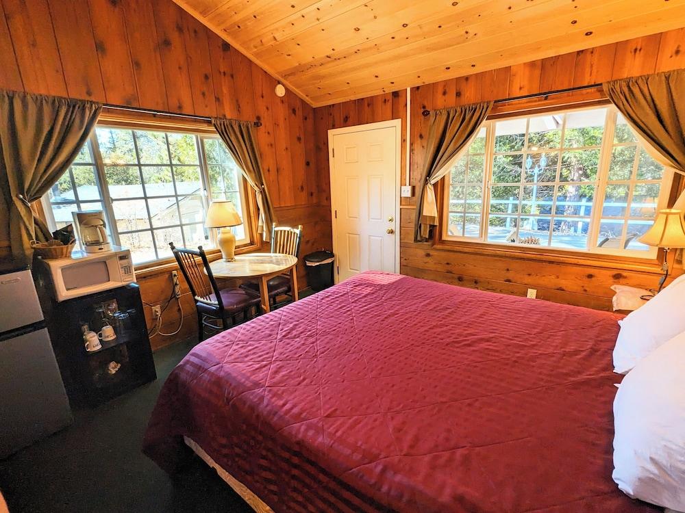 Bluebird Cottage Inn photo 13