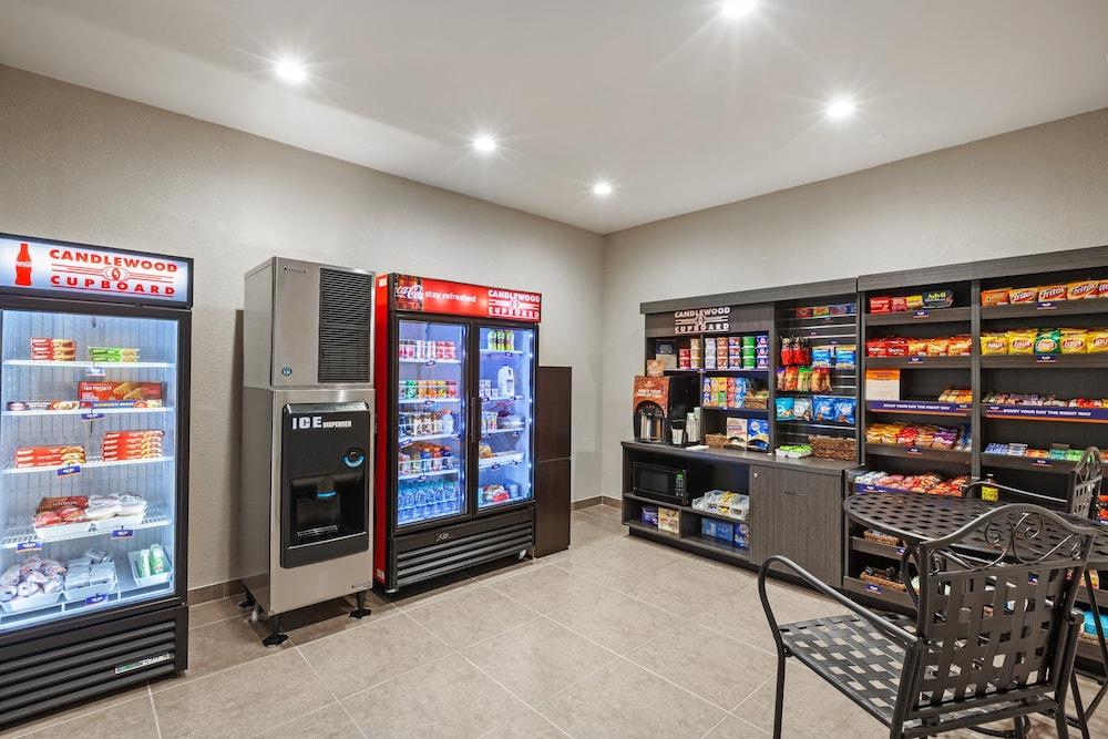 Candlewood Suites Houston North I45 by IHG photo 25