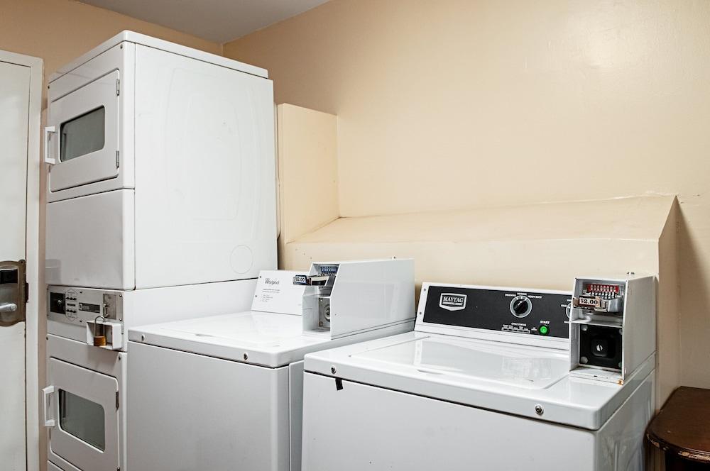 Red Roof Inn Slidell photo 6