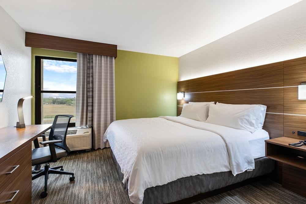 Holiday Inn Express Harlingen by IHG photo 34