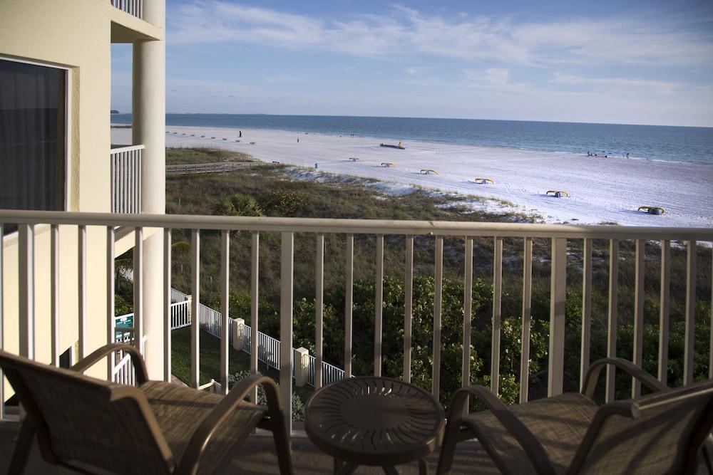 Sunset Vistas Two Bedroom Beachfront Suites photo 34