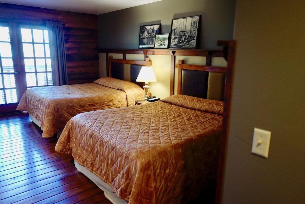 Sumas Mountain Lodge photo 22