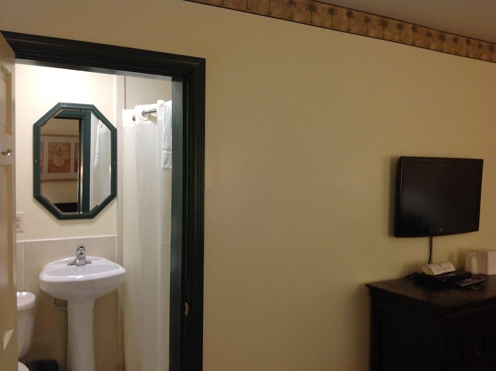 Budget Inn photo 8