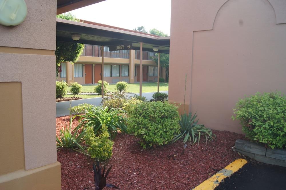 Royal Inn photo 76