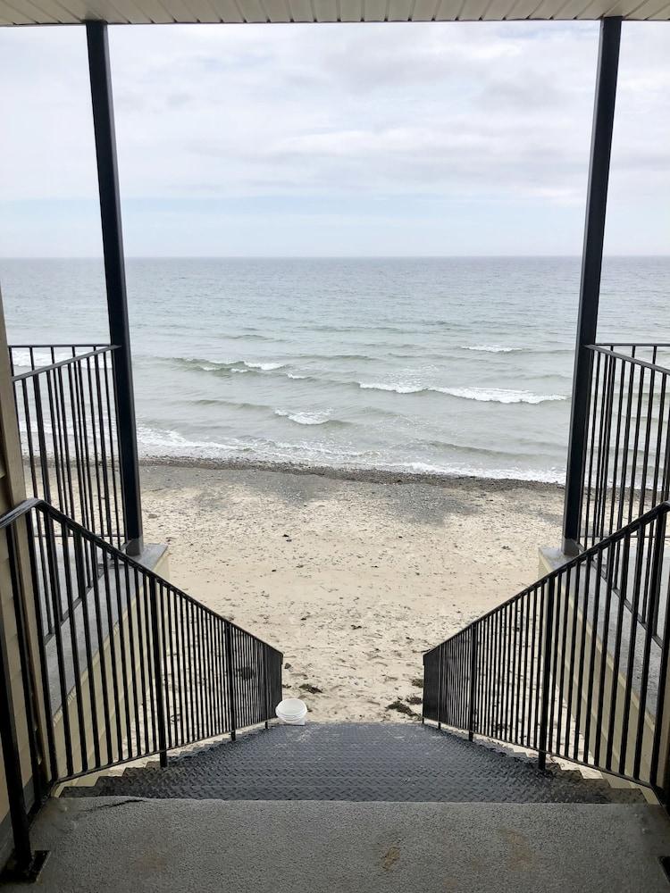 Atlantic Oceanfront Hotel photo 22