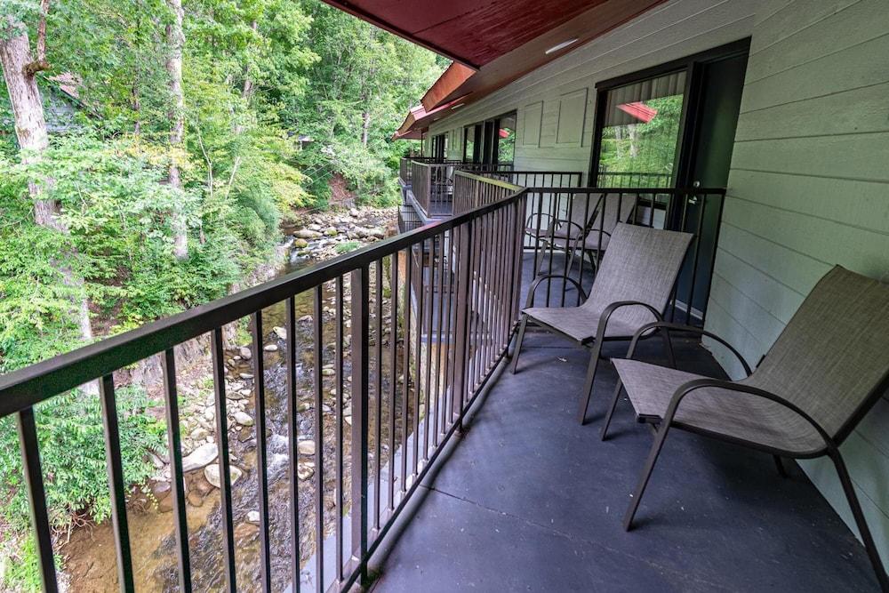 Bear Creek Inn photo 41