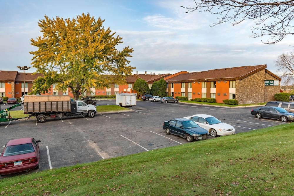 Prime Rate Inn photo 32