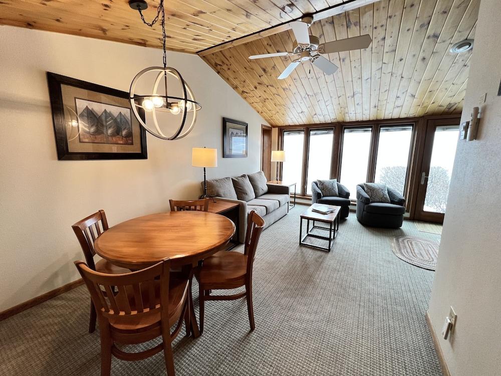 Bluefin Bay on Lake Superior photo 23