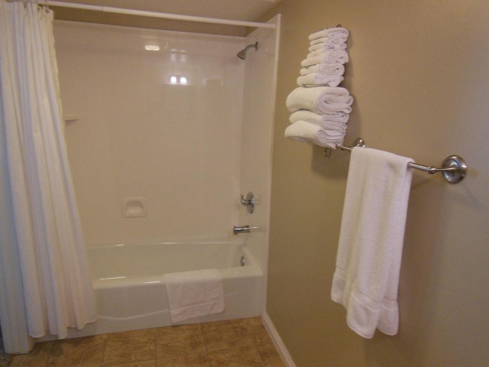 Mountain Ridge Cabins and Lodging photo 12
