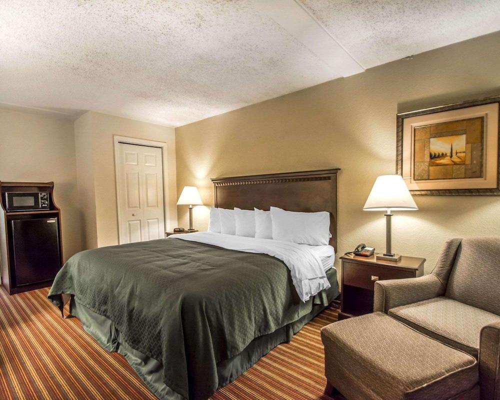 Quality Inn & Suites at Tropicana Field photo 8