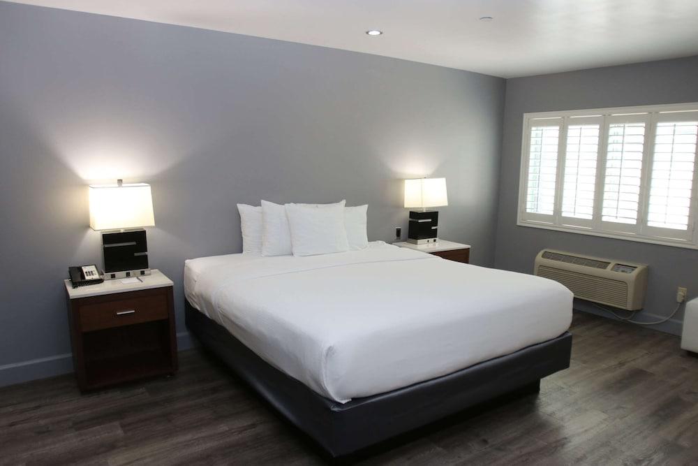 BLVD Hotel and Studios Universal-Hollywood, an Ascend Collection Hotel photo 96