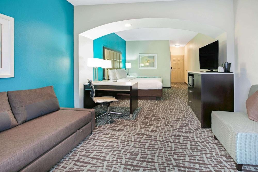 La Quinta Inn & Suites by Wyndham Paris photo 15